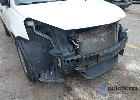 2015 Chevrolet Traverse Ls z USA, uszkodzony, nr VIN 1GNKVFKD6FJ250852